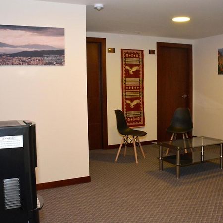 Los Angeles Stay Inn Кіто Екстер'єр фото