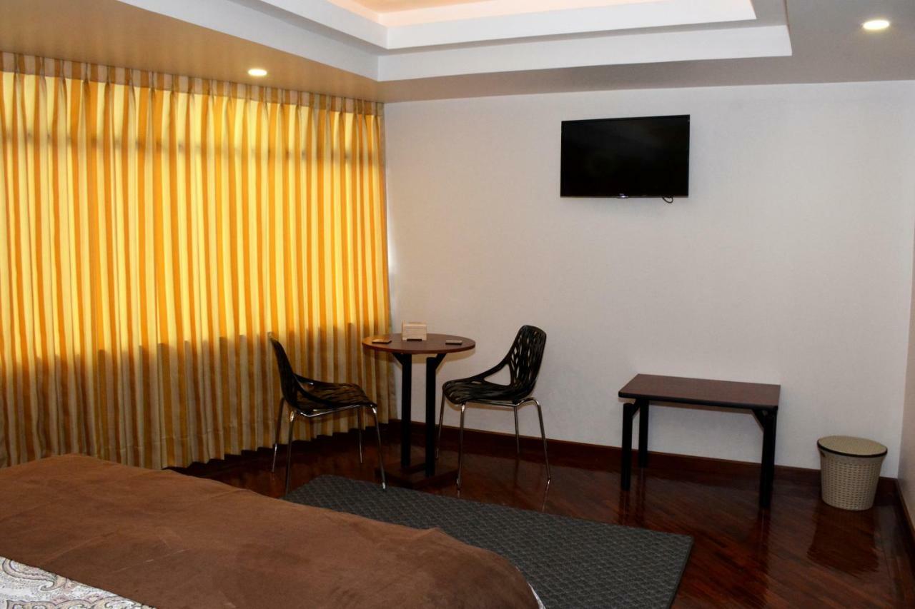 Los Angeles Stay Inn Кіто Екстер'єр фото