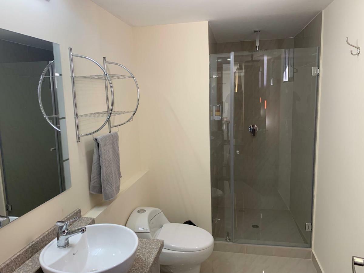 Los Angeles Stay Inn Кіто Екстер'єр фото